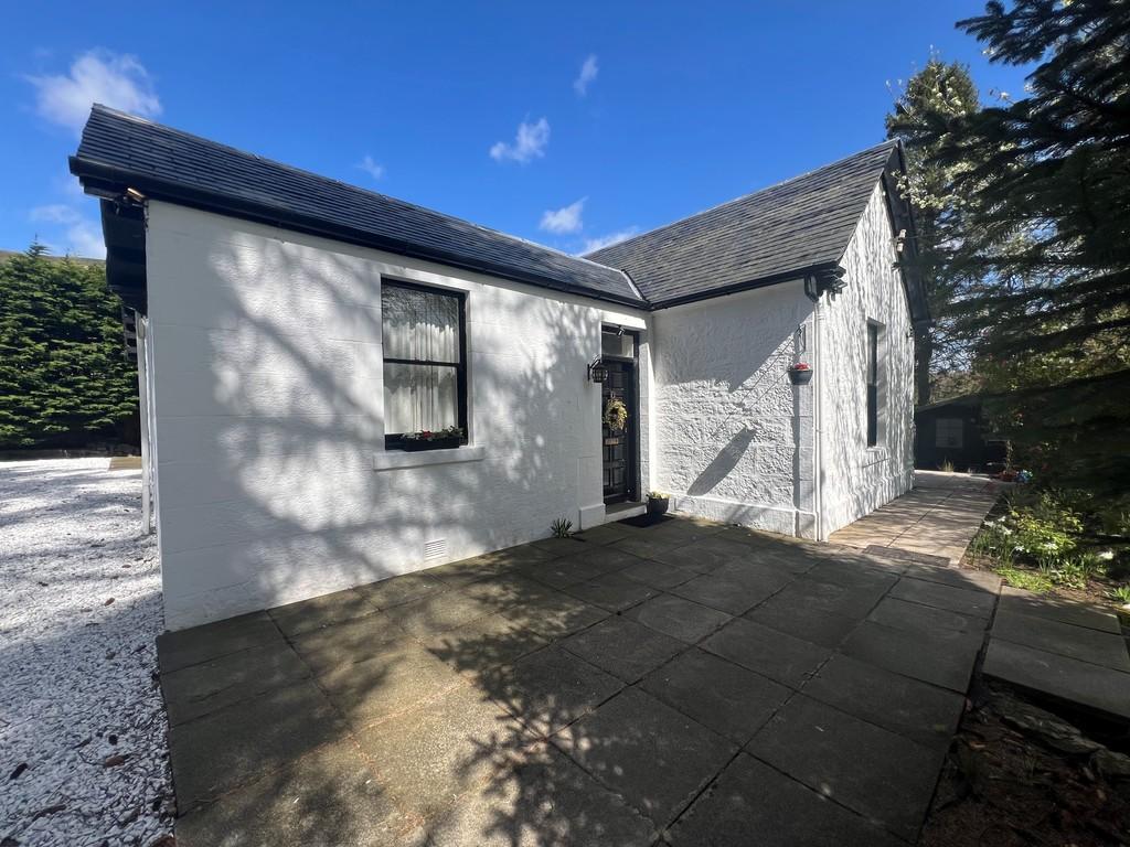 100 Crosshill Street, Lennoxtown... 3 bed detached house for sale £