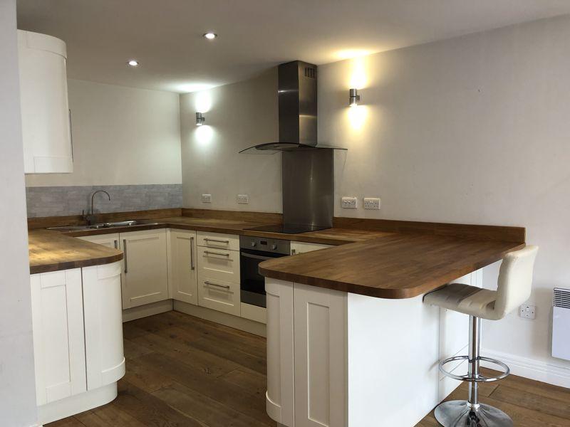 Fully fitted kitchen