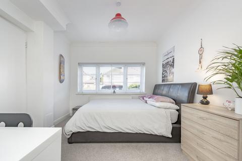 70 Chaldon Way, Coulsdon, CR5 1DD