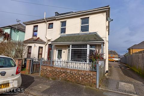 4 Capstone Place, Bournemouth, BH8 8RW