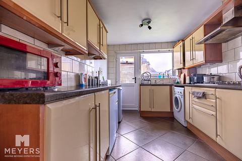 4 Capstone Place, Bournemouth, BH8 8RW