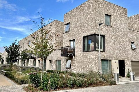4 bedroom semi-detached house to rent, Knights Park, CB3