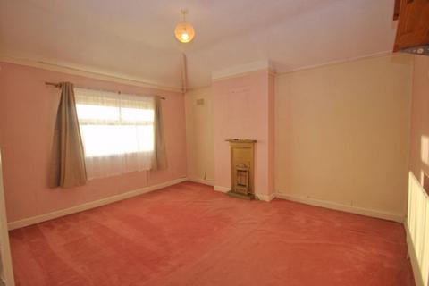 16 Hill Rise, Greenford, UB6 8NZ