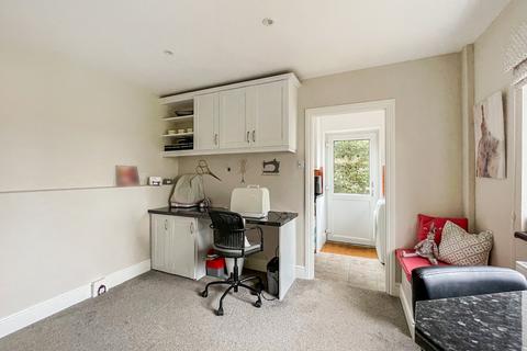 Brandy Bush Brookfield, Highworth, Swindon, SN6 7HY
