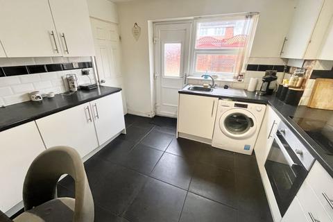3 bedroom semi-detached house for sale, Weaver Close, Brierley Hill DY5