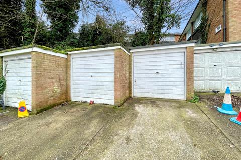 Garage for sale, Lawn Gardens, Luton, Bedfordshire, LU1 3UN