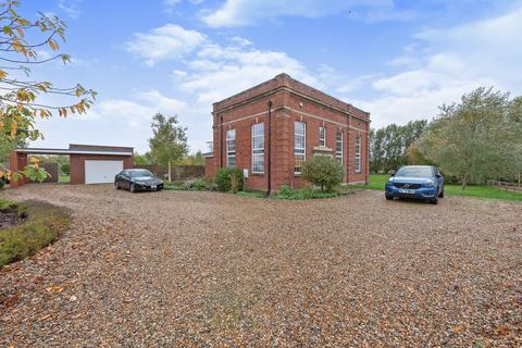 4 bedroom detached house to rent, The Pump House, Ixworth Road