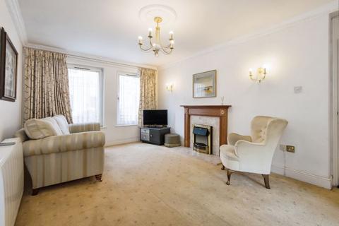 2 bedroom flat for sale, St. Swithun Street, Winchester SO23