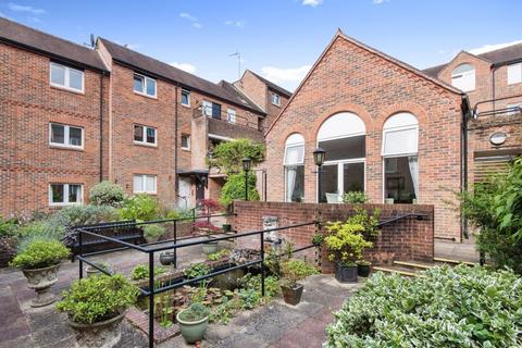 2 bedroom flat for sale, St. Swithun Street, Winchester SO23