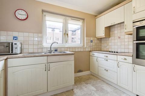 2 bedroom flat for sale, St. Swithun Street, Winchester SO23