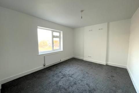 3 bedroom apartment to rent, Primrose Road, Holland-on-Sea