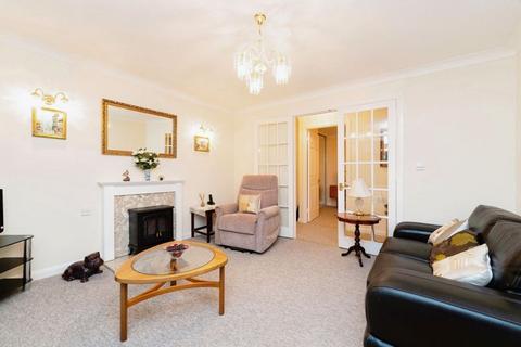 2 bedroom flat for sale, Goldsmith Way, Crowthorne RG45