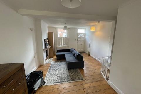 3 bedroom terraced house to rent, Northgate Street