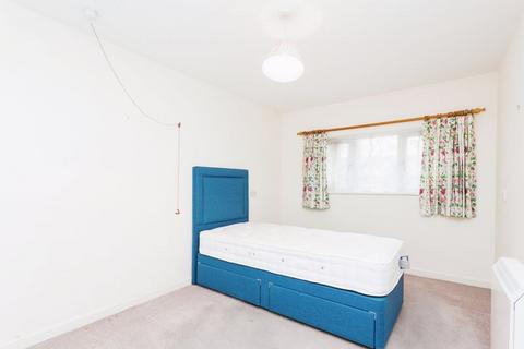 1 bedroom flat for sale, London Road, Horsham RH12
