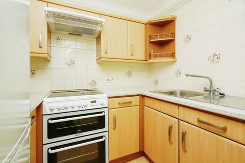 1 bedroom flat for sale, 67 St. Marys Mead, Witney OX28
