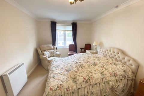 2 bedroom flat for sale, Windsor Way, Aldershot GU11