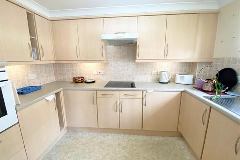 2 bedroom flat for sale, Windsor Way, Aldershot GU11