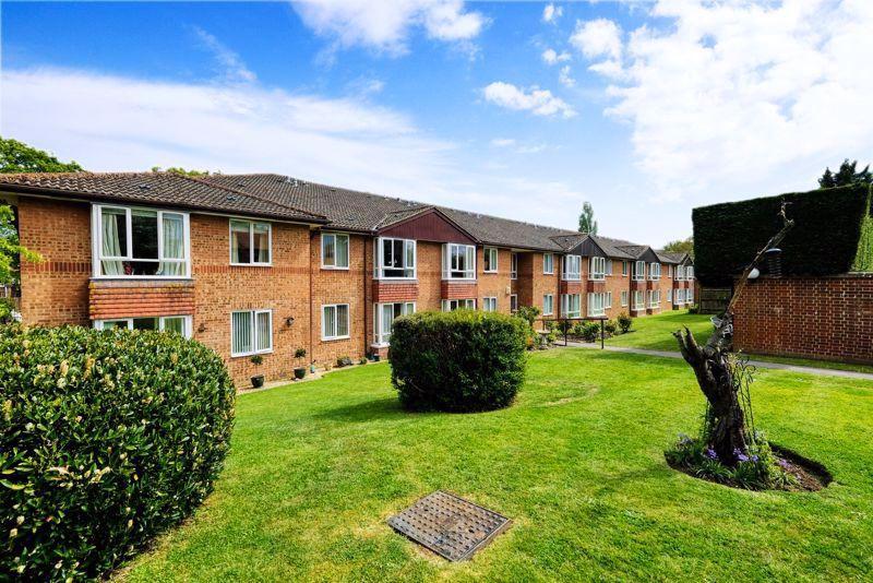 Holman Close, Cowplain PO8 1 bed flat for sale £140,000