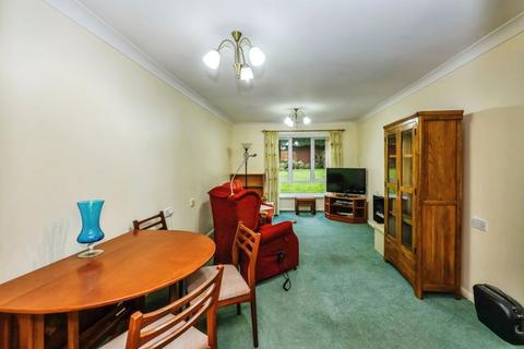 1 bedroom flat for sale, Holman Close, Cowplain PO8