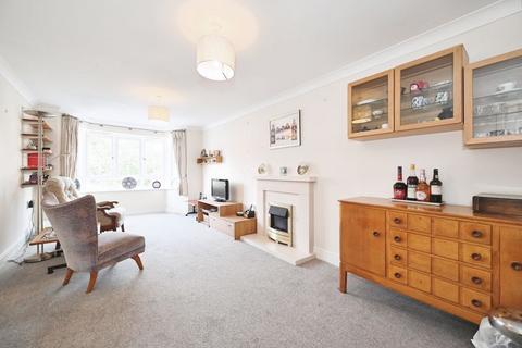 2 bedroom flat for sale, Glebelands Road, Wokingham RG40