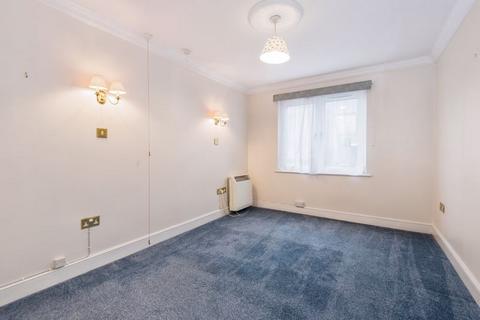 2 bedroom flat for sale, St. Swithun Street, Winchester SO23