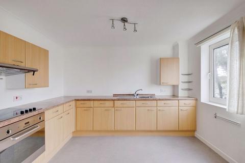 2 bedroom flat for sale, Station Road, New Milton BH25