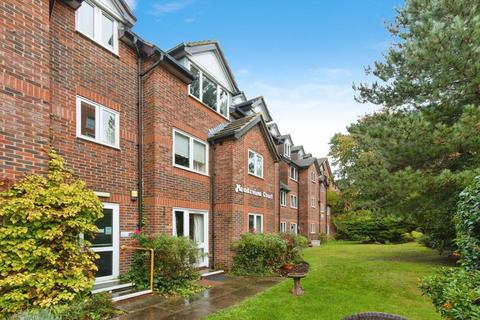 2 bedroom flat for sale, Clockhouse Road, Farnborough GU14