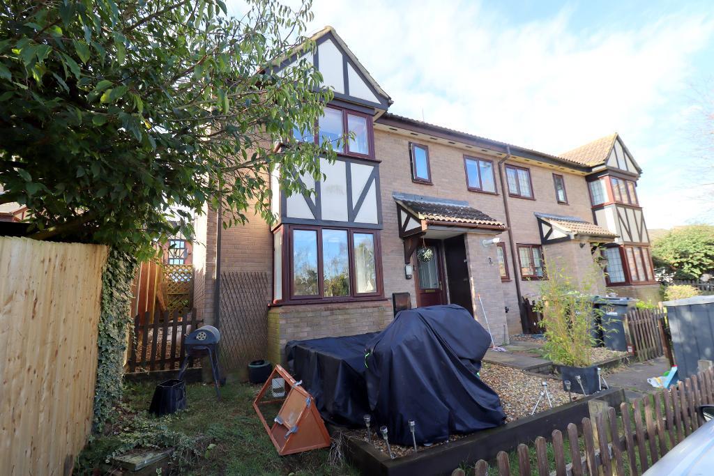 Felbrigg Close, Wigmore, Luton, Bedfordshire, LU2 8UL 2 bed cluster
