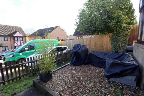 18 Felbrigg Close, Luton, LU2 8UL