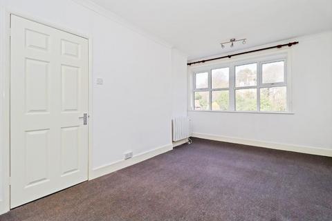 Flat 4, 8 Castle Avenue, Dover, CT16 1HA