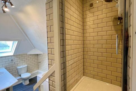 Flat 4, 8 Castle Avenue, Dover, CT16 1HA