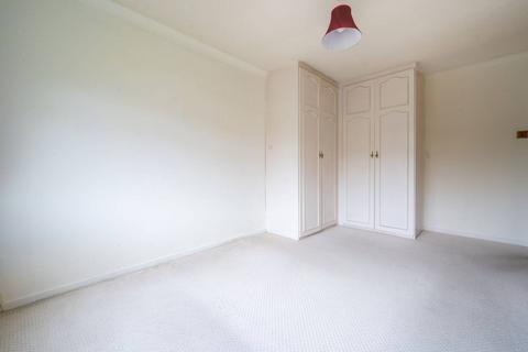 2 bedroom flat to rent, Harvey Road, Guildford, GU1