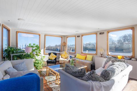 4 bedroom houseboat for sale, London SW3