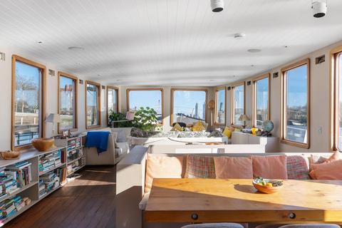 4 bedroom houseboat for sale, London SW3