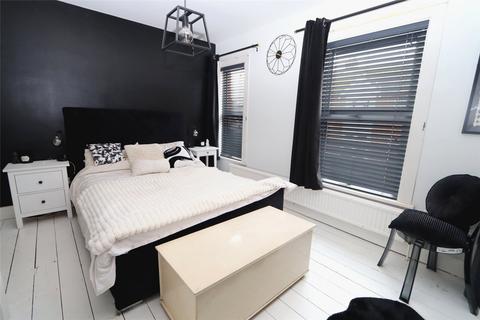 3 bedroom terraced house for sale, Broad Street, Newport Pagnell, Milton Keynes, Bucks, MK16
