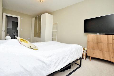 8 Ashley Green, Leeds, LS12 4EW