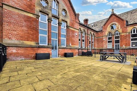 8 Ashley Green, Leeds, LS12 4EW