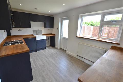 2 bedroom semi-detached house to rent, Millers Close, Syston LE7