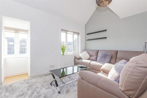 33 Heatherbank Close, Dartford, DA1 3PN