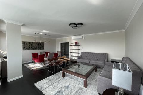 4 bedroom apartment to rent, Hyde Park Crescent