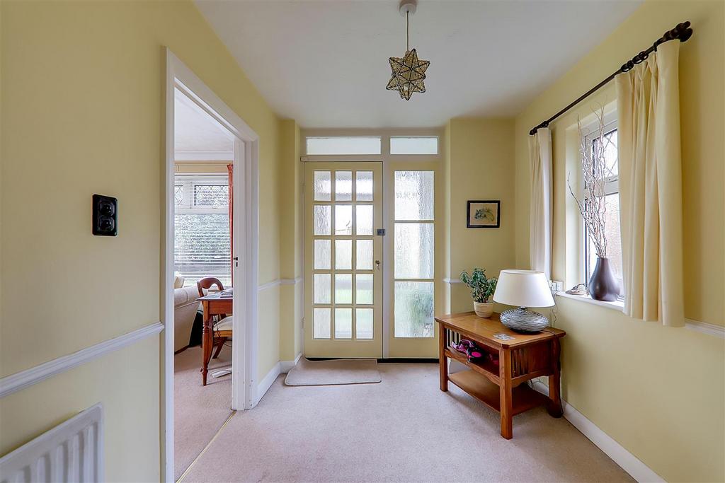 Terringes Avenue, Worthing 4 bed detached house for sale £525,000
