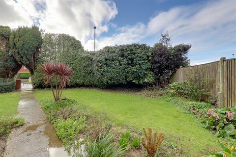 4 bedroom detached house for sale, Terringes Avenue, Worthing