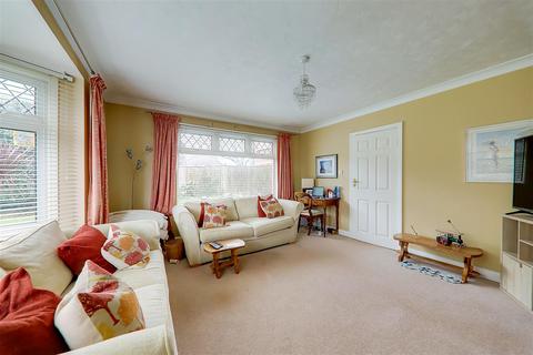 4 bedroom detached house for sale, Terringes Avenue, Worthing