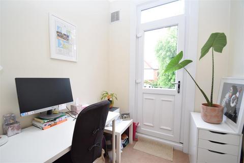 14a Sidney Road, Twickenham, TW1 1JR