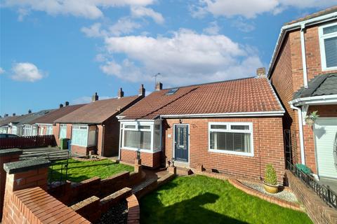 4 bedroom bungalow for sale - Coniston Gardens, Sheriff Hill, NE9