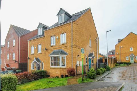 4 bedroom house for sale - Springfield Road, Wakefield WF3