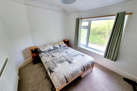 6 Dutson Terrace, Launceston, PL15 8EA