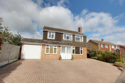 4 bedroom detached house for sale, Goodwins Mead, Cheddington, Buckinghamshire