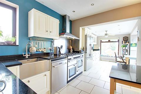 10 Belham Road, Kings Langley, WD4 8BY