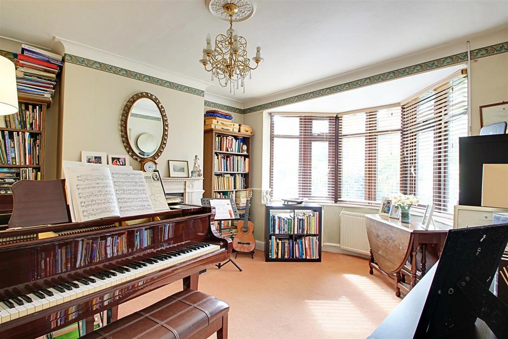 Living Room.jpg